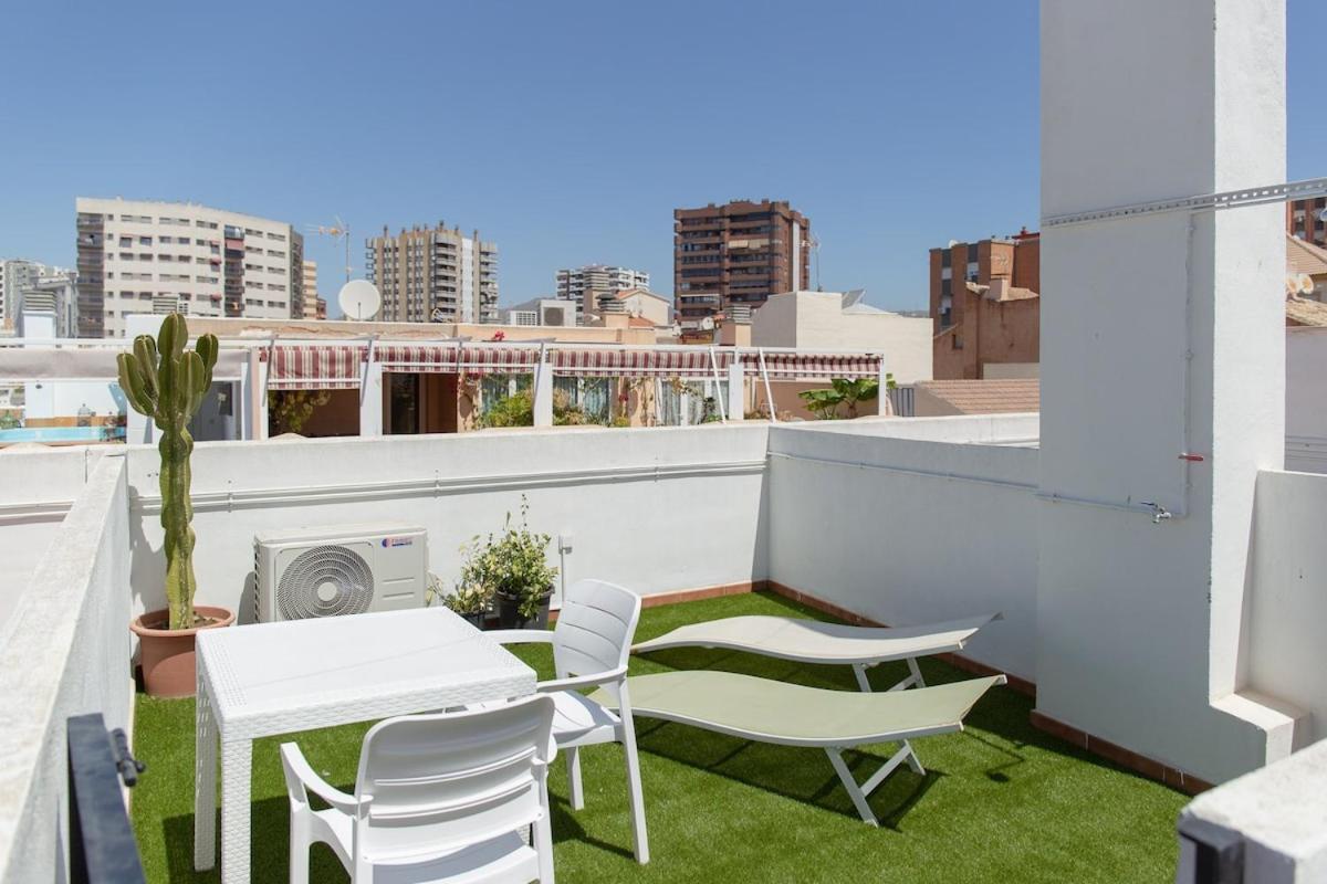 C33 - Malaga Soho Cute Apartment Luaran gambar