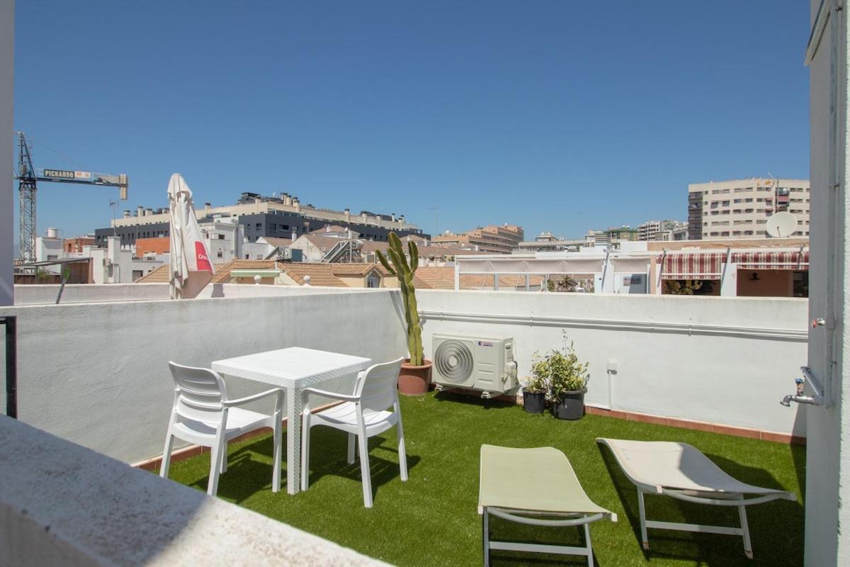 C33 - Malaga Soho Cute Apartment Luaran gambar